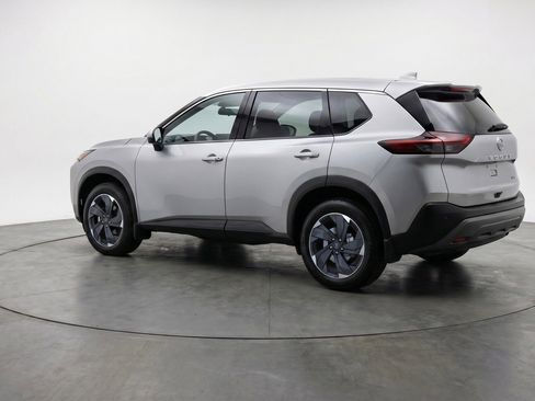Used 2025 Nissan Rogue SV FWD image 6