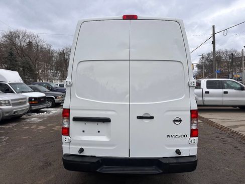 Used 2018 Nissan NV 2500 S image 5