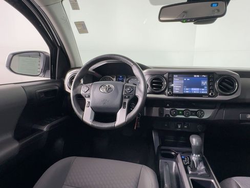 Used 2020 Toyota Tacoma SR5 image 25