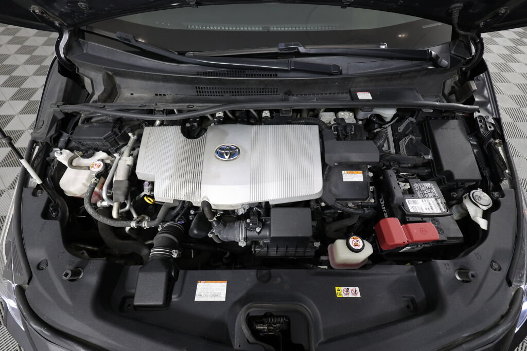 Used 2021 Toyota Prius Prime XLE w/ Carpet Mat Package (TMS) FWD image 40
