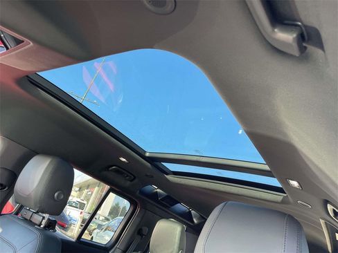 Used 2023 Land Rover Defender 110 S image 20