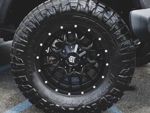 Used 2019 Jeep Wrangler Unlimited Sport AWD/4WD image 2
