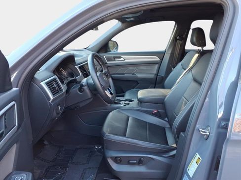 Used 2021 Volkswagen Atlas Cross Sport SE image 9