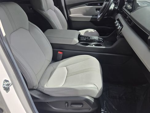 Used 2025 Honda Pilot EX-L image 18