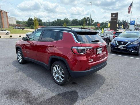 Used 2025 Jeep Compass Limited AWD/4WD image 8
