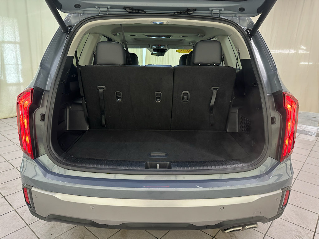 Used 2025 Kia Telluride S FWD image 8