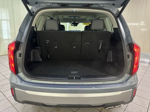 Used 2025 Kia Telluride S FWD image 8