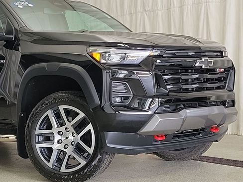 Certified 2023 Chevrolet Colorado Z71 w/ Z71 Convenience Package 2 AWD/4WD image 5
