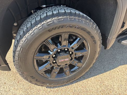 New 2026 GMC Sierra 2500 AT4 w/ AT4 Premium Plus Package image 23