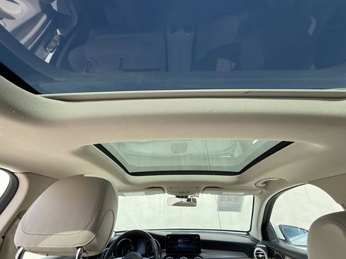 Used 2021 Mercedes-Benz GLC 300 image 8