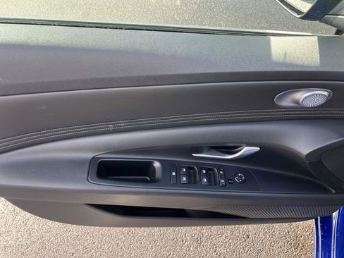 Certified 2023 Hyundai Elantra SEL w/ Convenience Package image 13