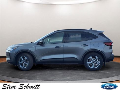 Used 2025 Ford Escape ST-Line w/ Cold Weather Package image 2