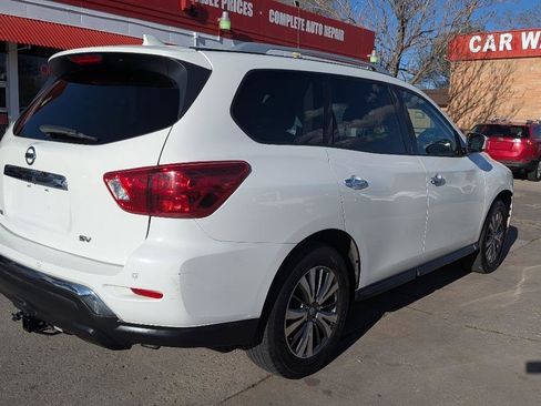 Used 2019 Nissan Pathfinder SV image 5