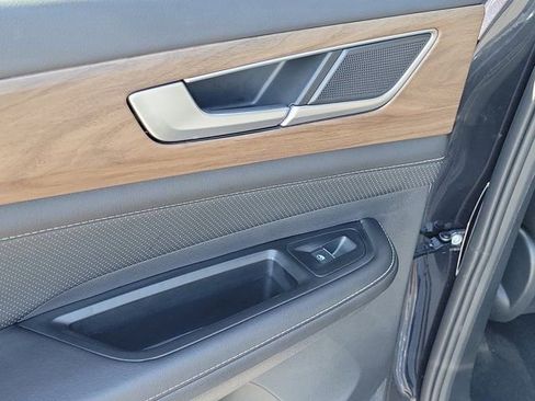 Certified 2026 Volkswagen Atlas SE FWD image 14