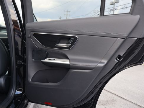 Used 2026 Mercedes-Benz GLC 300 image 25