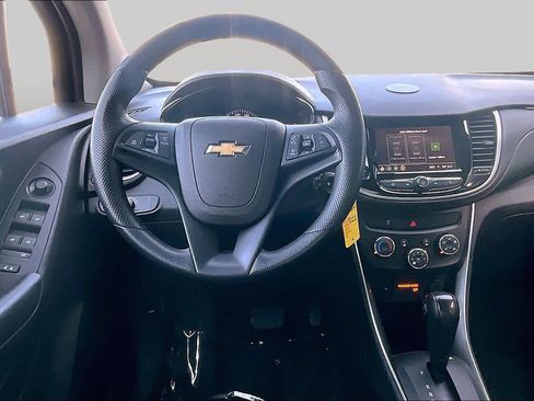 Used 2019 Chevrolet Trax LS FWD image 6