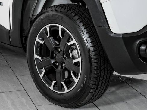 Used 2023 Jeep Renegade Trailhawk image 55