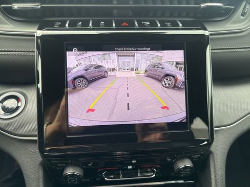 Certified 2024 Jeep Grand Cherokee Altitude image 20