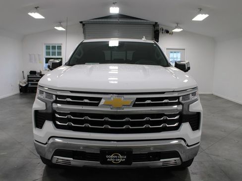 Used 2025 Chevrolet Silverado 1500 LTZ w/ LTZ Premium Package AWD/4WD image 3