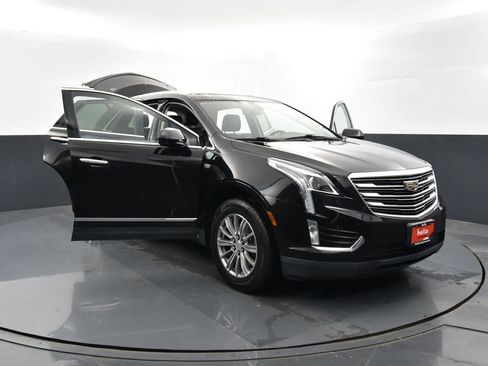 Used 2017 Cadillac XT5 Luxury image 36