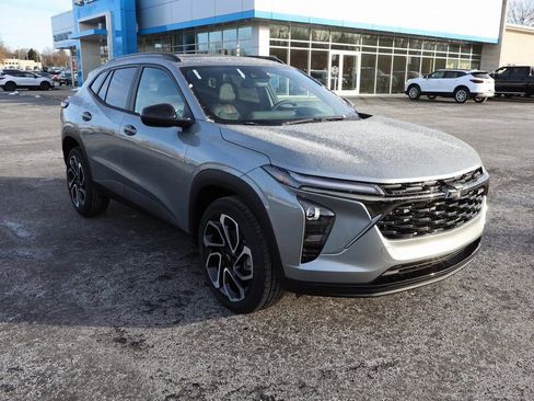 New 2026 Chevrolet Trax RS w/ Sunroof Package image 2