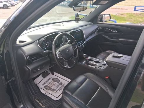 Used 2022 Chevrolet Traverse RS FWD image 10
