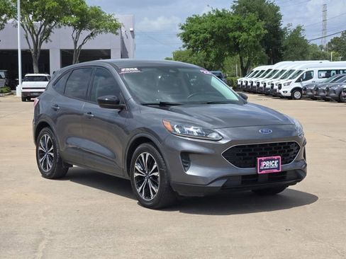 Used 2022 Ford Escape SE w/ SE Sport Appearance Package FWD image 3