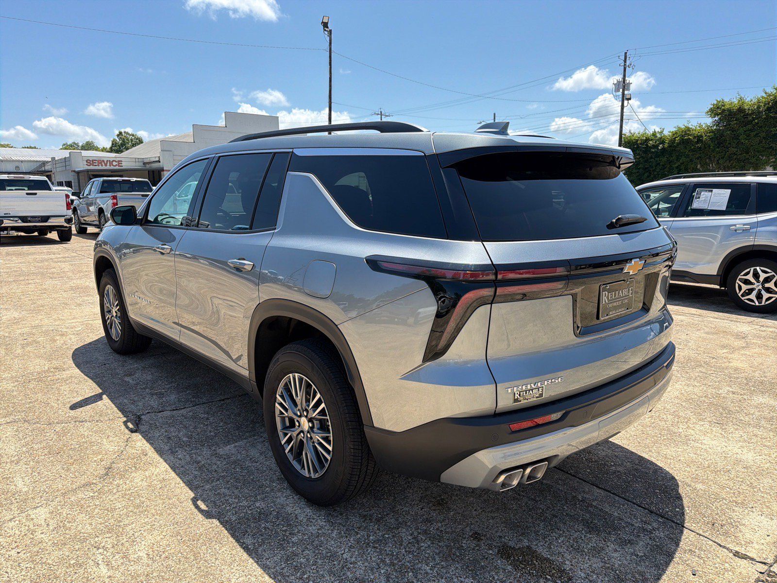 Used 2026 Chevrolet Traverse LT FWD image 4