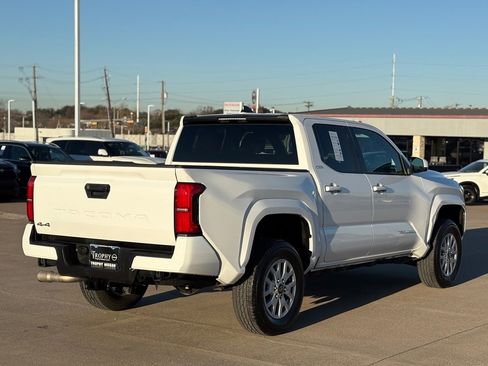 Used 2025 Toyota Tacoma SR5 image 7