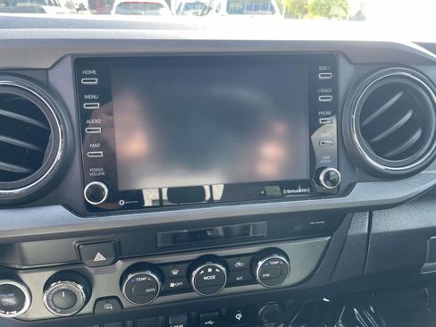 Used 2021 Toyota Tacoma TRD Sport image 33