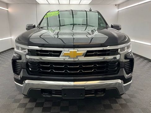 Used 2022 Chevrolet Silverado 1500 LT AWD/4WD image 2