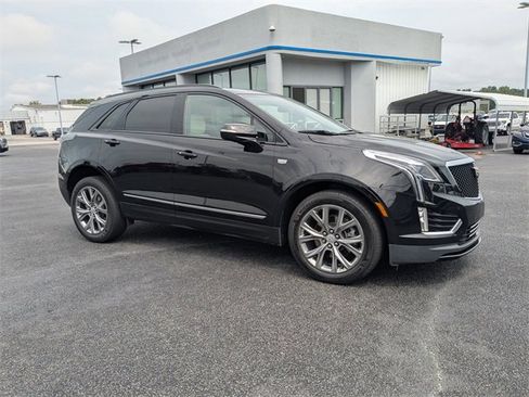 Used 2021 Cadillac XT5 Sportv image 2