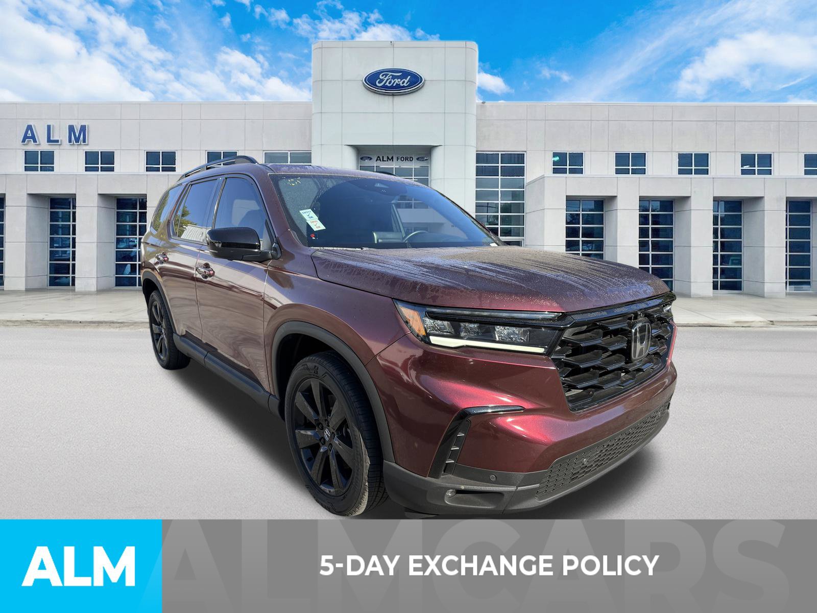 Used 2025 Honda Pilot Black Edition image 3