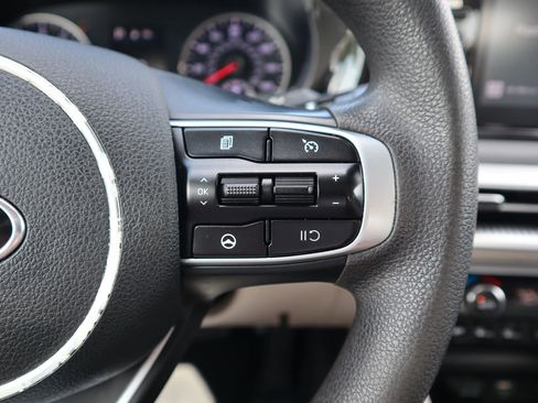 Used 2021 Kia K5 LXS FWD image 17
