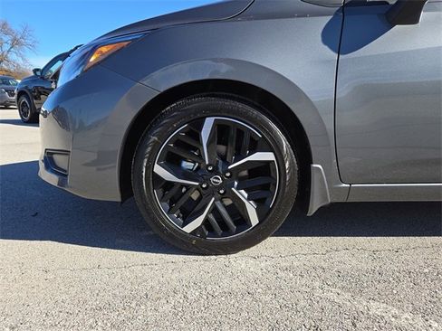 New 2025 Nissan Versa SR w/ Trunk Package image 38