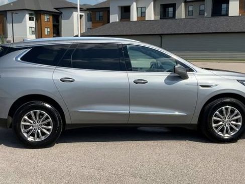 Used 2024 Buick Enclave Premium AWD/4WD image 9
