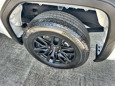 Used 2024 GMC Sierra 1500 Elevation AWD/4WD image 12