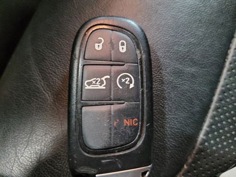 Used 2019 Jeep Cherokee High Altitude AWD/4WD image 32