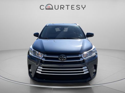 Used 2018 Toyota Highlander SE image 10