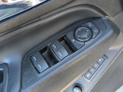 Used 2020 Chevrolet Equinox LT w/ Sport Edition image 11