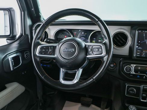 Used 2021 Jeep Wrangler Unlimited Sahara image 14