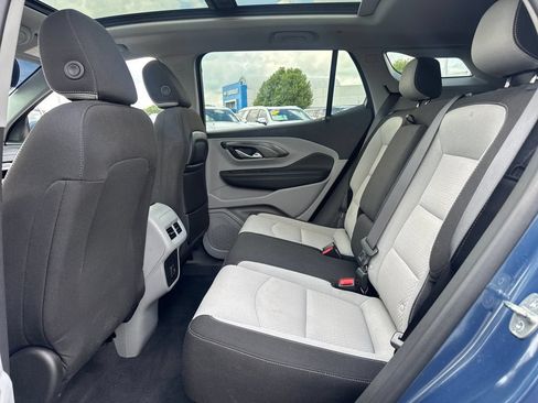 Used 2024 GMC Terrain SLE w/ Driver Convenience Package FWD image 14