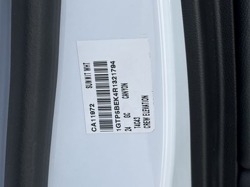 Used 2024 GMC Canyon Elevation RWD image 9