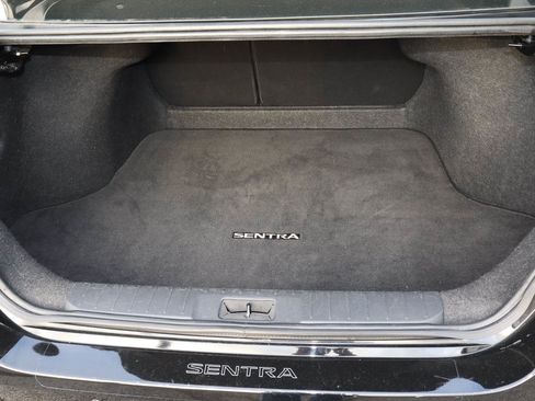 Used 2024 Nissan Sentra SV FWD image 9