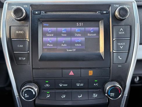 Used 2016 Toyota Camry SE image 25