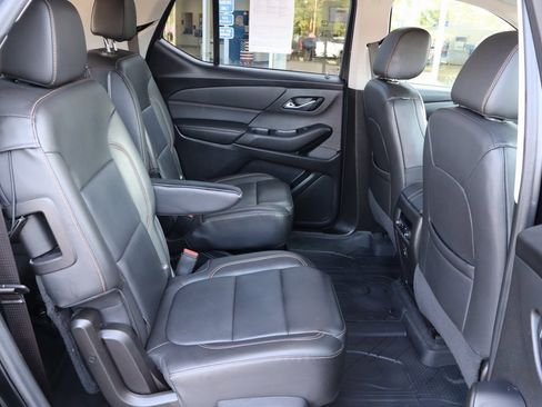 Used 2021 Chevrolet Traverse LT image 22