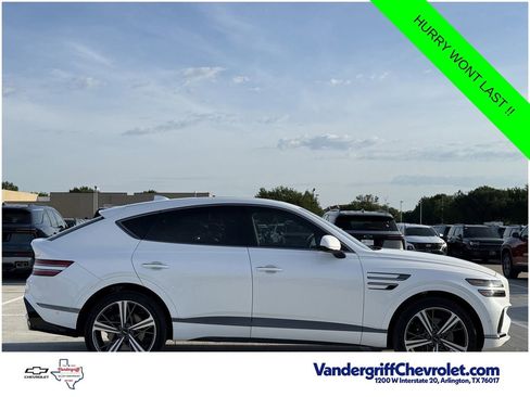 Used 2025 Genesis GV80 3.5T e-SC AWD/4WD image 3
