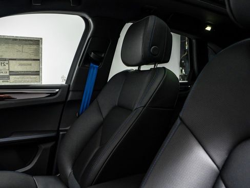 New 2026 Porsche Macan image 28