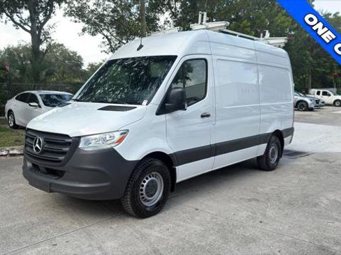 Used 2023 Mercedes-Benz Sprinter 2500 image 2