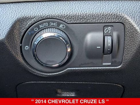 Used 2014 Chevrolet Cruze LS FWD image 18